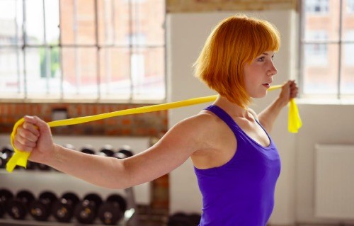 Modstandsbånd: Fem fantastiske øvelser for din ryg