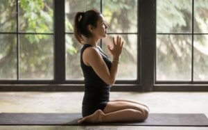 Fire simple yogaøvelser du bør prøve