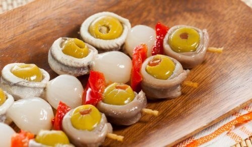 Minispyd med oliven og løg