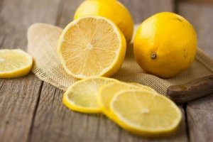 5 sundhedsmæssige grunde til at spise citron