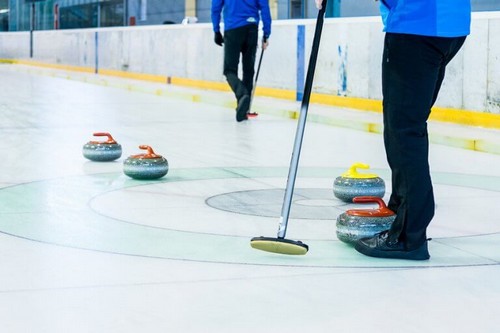 Curling er blandt sportsgrene på is