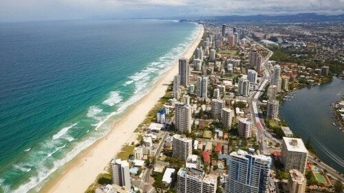 Gold Coast er en af de bedste strande til surfing 