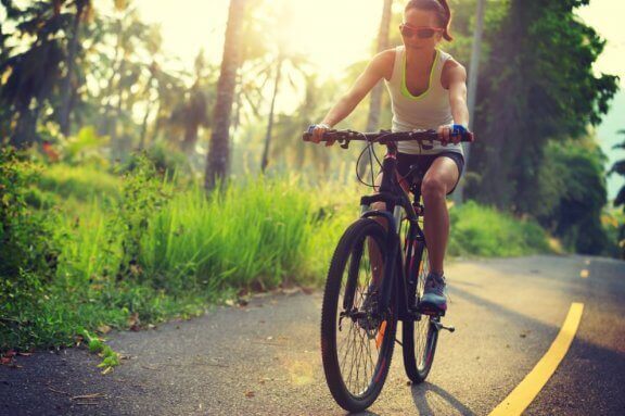 Tricks, um das Gleichgewicht auf dem Fahrrad zu halten