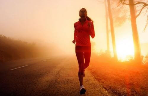 Tipps, um morgens mit dem Laufen zu beginnen