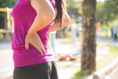 Iliotibialband: 4 Dehnübungen gegen Hüftschmerzen