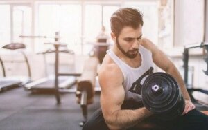 Ein Workout für diese kleineren Muskeln beinhaltet oft separate Übungen