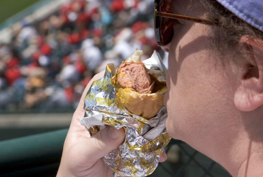 Un hot-dog sur un stade - nourriture aux événements sportifs