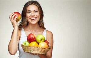 Les fruits sont les composants d'une alimentation équilibrée