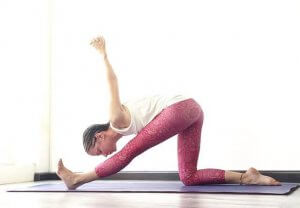yoga per stirare i muscoli