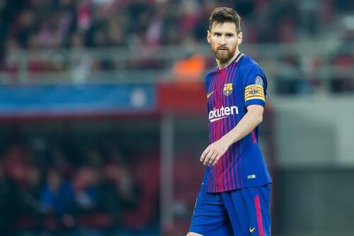 Messi con la fascia da capitano