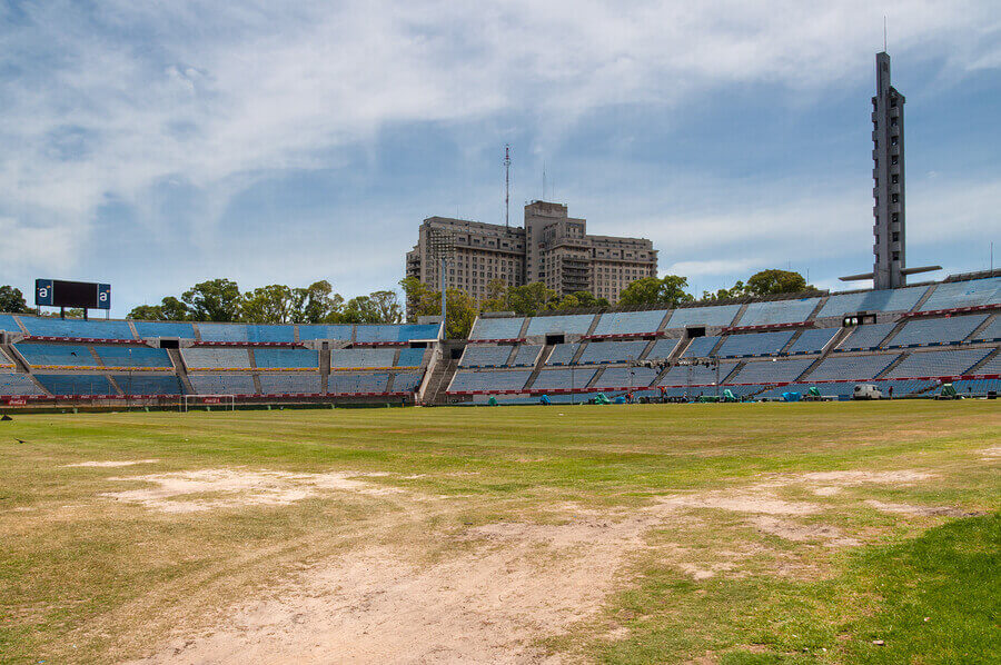 ウルグアイ：第一回ワールドカップチャンピオン　スタジアム