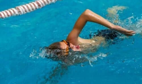 다양한 수영 영법 및 건강 향상 효과 알아보기