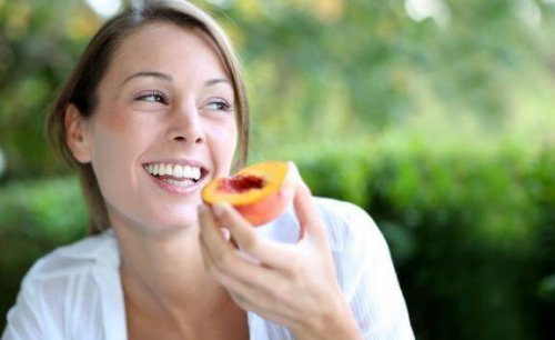 Myter om å spise frukt du må slutte å tro på