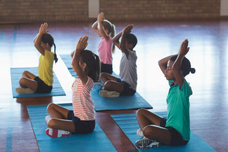Yoga for barn: første trinn