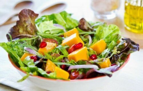 Salat med frukt: frokoster for idrettsutøvere