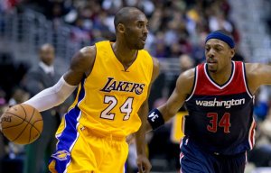 Kobe Bryant spiller for Lakers.