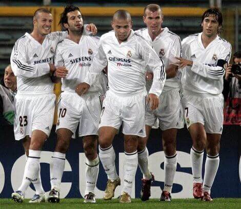 David Beckham sammen med lagkamerater på en kamp
