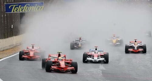 Formel 1-biler i et løp