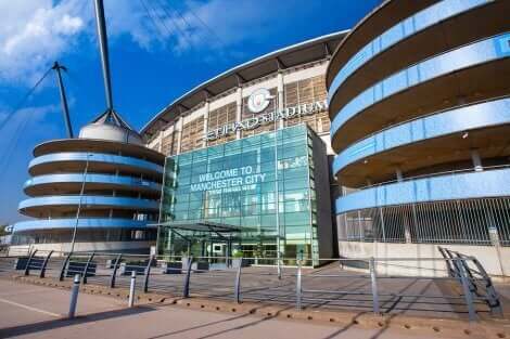 Hvilket stadion bør du besøke i Manchester?