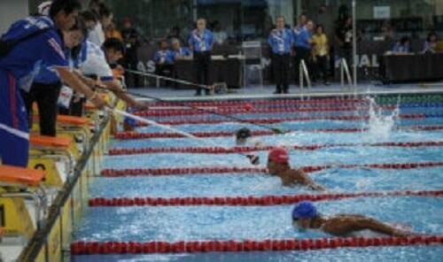 Svømmekonkurranse for blinde.