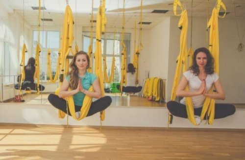De vele voordelen van aerial yoga