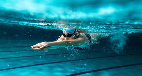 Pływanie i jego zalety dla naszego zdrowia