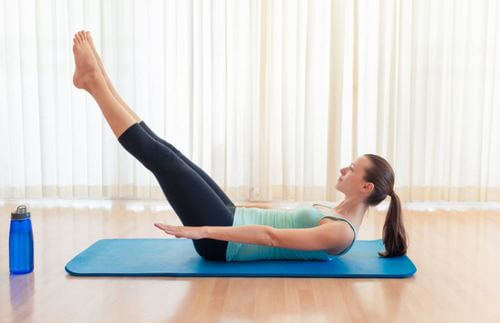 Płaski brzuch - wypróbuj te 6 ćwiczeń i pozbądź się oponki!