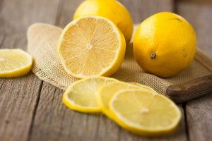 Cytryna - 5 powodów, dla których warto ją jeść