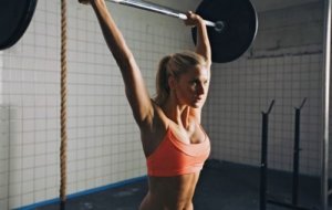 trening siłowy zwiększa masę mięśniową