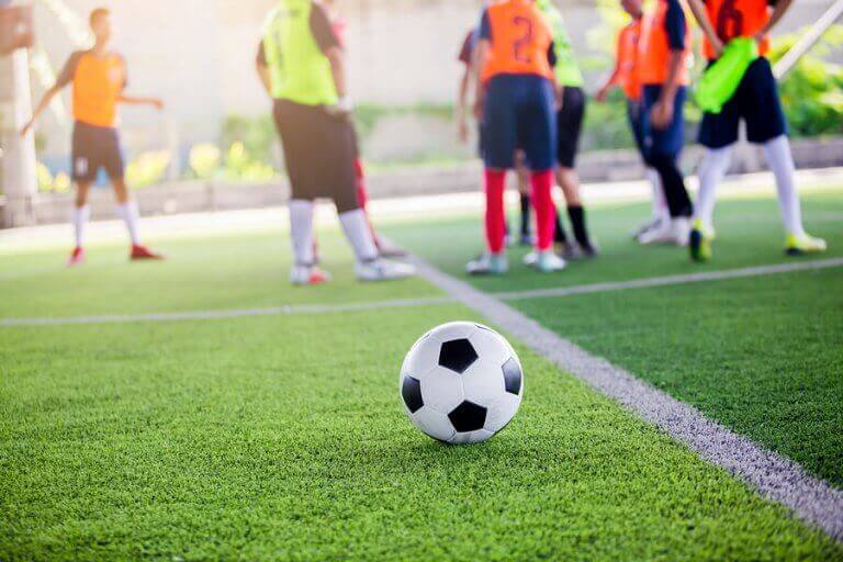 Mecz piłki nożnej - przepisy dotyczące federacji sportowych