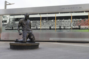 Thierry Henry posąg