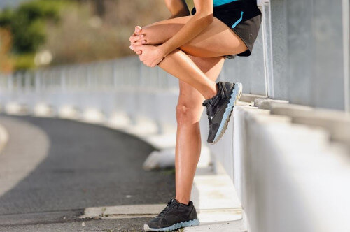 Ćwiczenia zmniejszające ból kolana - poznaj 4 najskuteczniejsze