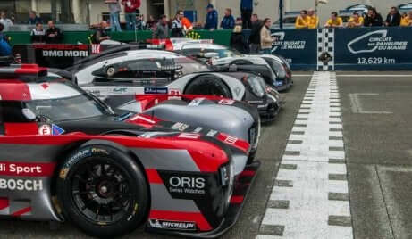 samochody na linii startu podczas Le Mans