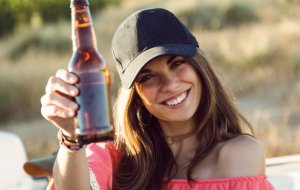 Benefícios da cerveja sem álcool como substituta da versão tradicional