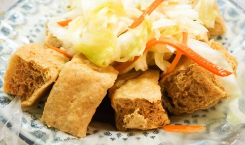 Tofu crocrante com verduras