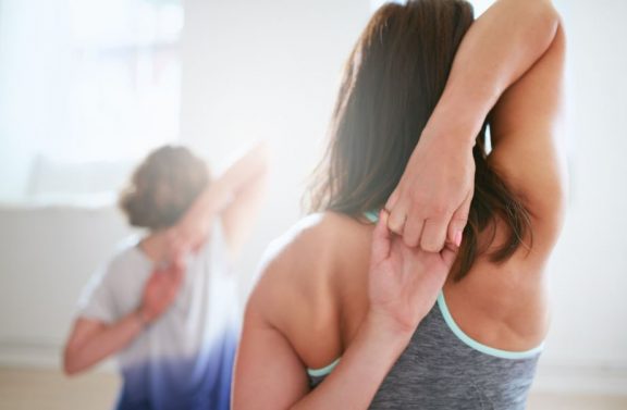 Faça estes exercícios para relaxar as costas