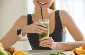 Os sucos verdes nos ajudam a desintoxicar o nosso organismo