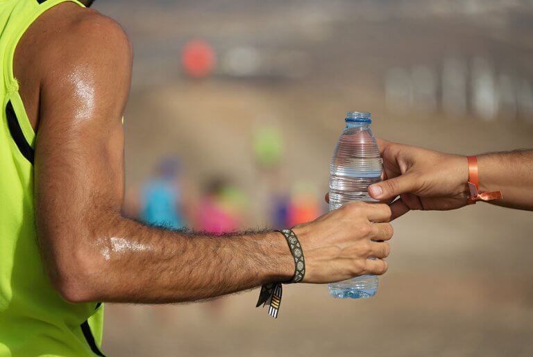 Como é a hidratação ideal para esportes intensos?