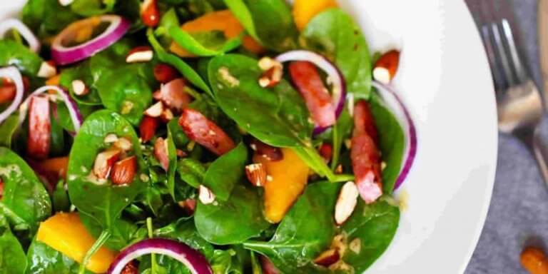 Salada mista dietética: receita para atletas