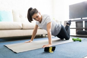 Canais fitness do YouTube que te ajudarão a fazer exercício em casa