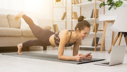 Canais fitness do YouTube recomendados para você fazer exercício em casa
