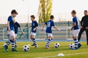 Yetenekli Genç Futbolculara Koçluk Yapmak