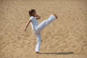 Capoeira sporu vücuttaki birçok kası çalıştırır.