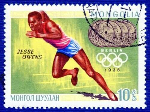 üzerinde koşan Jesse Owens resmi olan pul