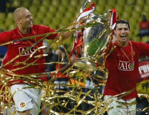 Manchester United ile birlikte Şampiyonlar Ligini kazanan Wes Brown ve Cristiano Ronaldo.
