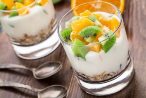 Yogurt with fruit and cereal