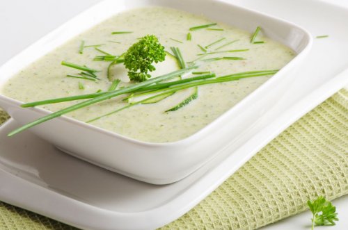cream of zucchini with chives and parsley
