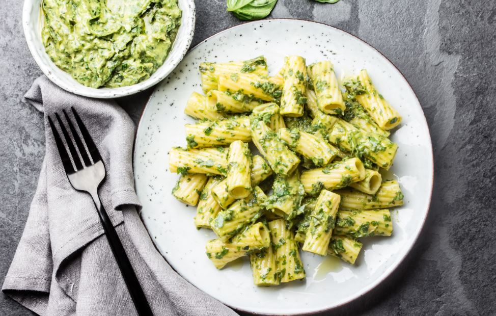 avocado-pesto-with-pasta