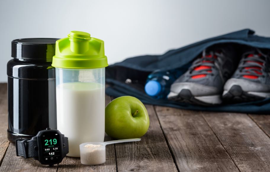 exercise-with-protein-shake