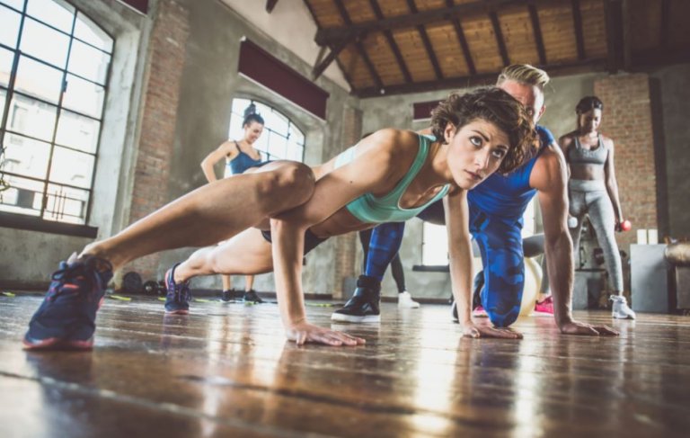 kvinde der laver mountain climbers